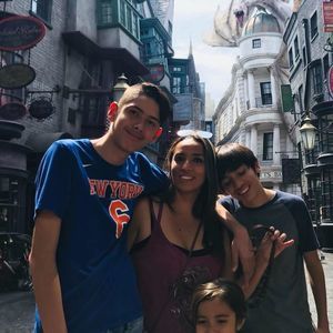 Meet your Posher, Eduardo